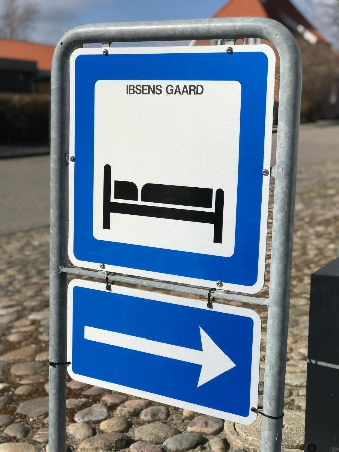Ibsens Gaard Hotel Ebeltoft Buitenkant foto